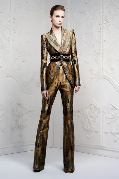Look 16